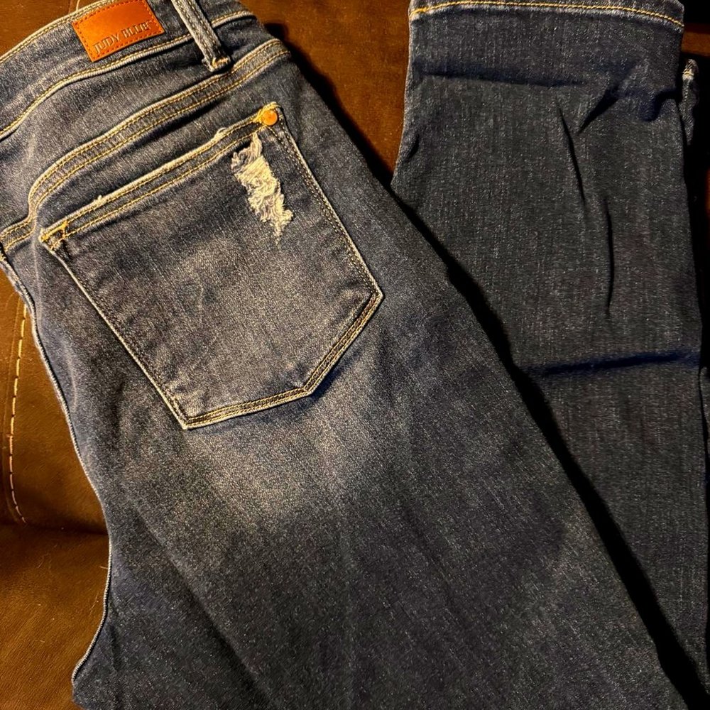LIKE NEW JUDY BLUE dark wash boyfriend fit size 11/30